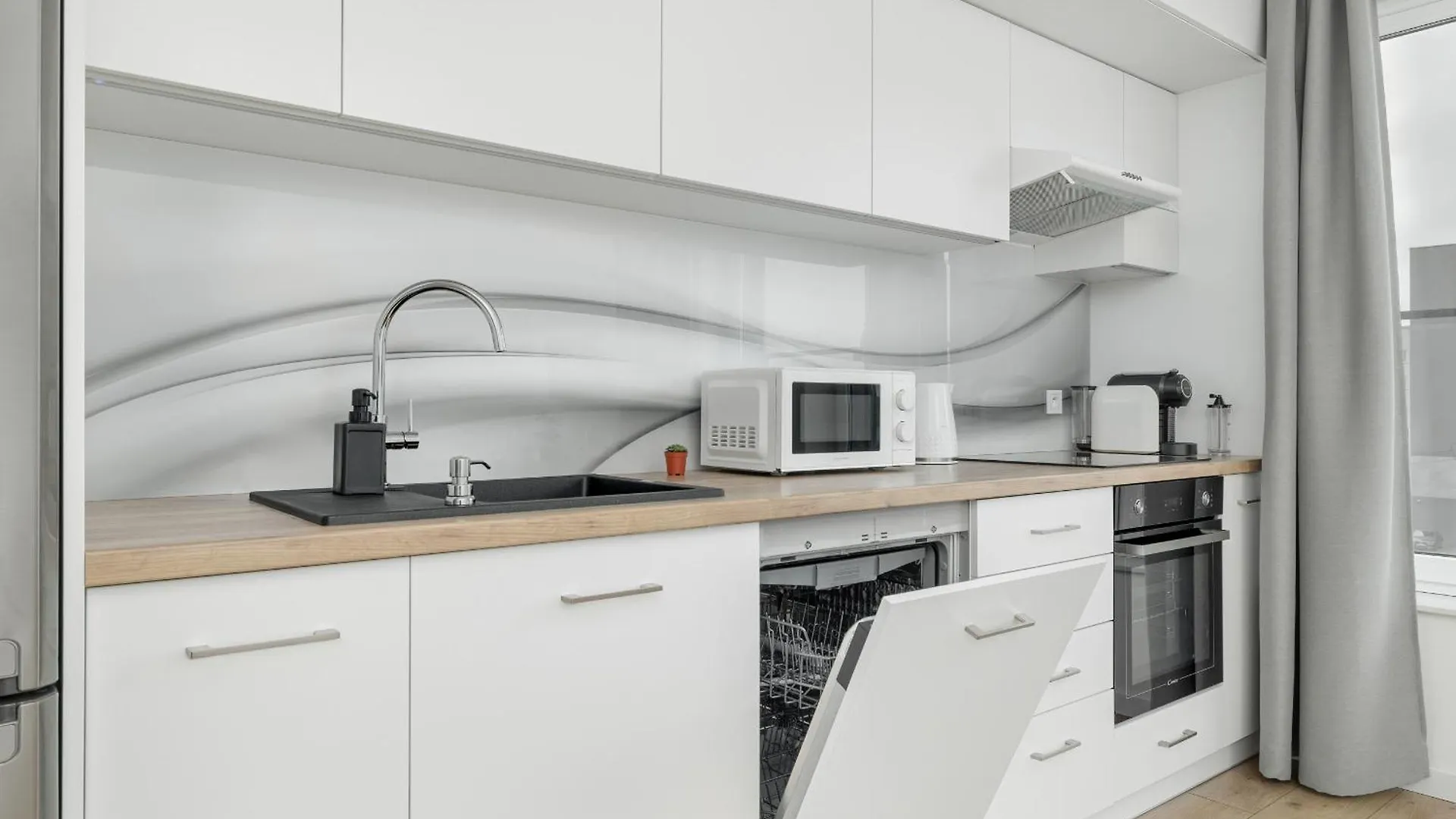 Klimatyzowany Apartament Dla 4 Osob W Krakowie By Rent Like Home Apartment